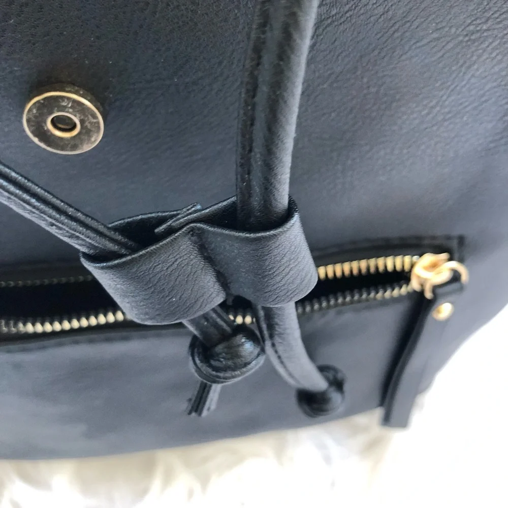3/$20 - Ardene drawstring backpack - Picture 5 of 8